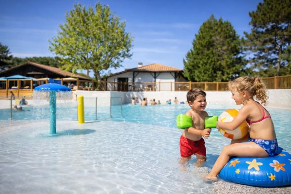 Vivre des vacances inoubliables dans un camping avec lagon chauffé
